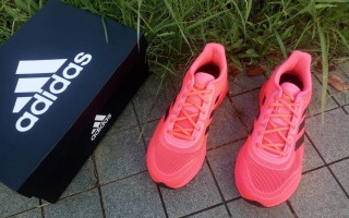 winflo10科技 阿迪达斯SUPERNOVA EASE深度测评：以科技重构日常慢跑舒适边界