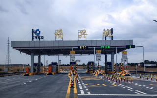 fm阜美科技 江苏省内高速大量特级管制！机场无航班起降！这些地方预计11点恢复通行！